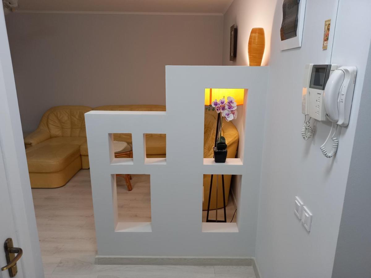 Ultracentral Armeneasca Street 키시나우 외부 사진